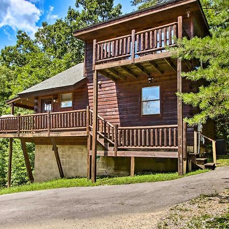 Cabin With Hot Tub And Deck About 12 Mi To Pigeon Forge! Sevierville Exterior foto