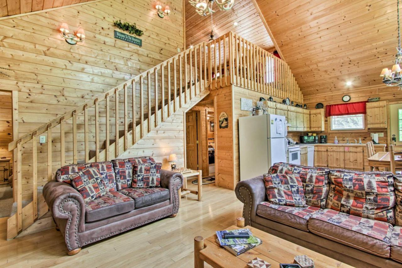 Cabin With Hot Tub And Deck About 12 Mi To Pigeon Forge! Sevierville Exterior foto