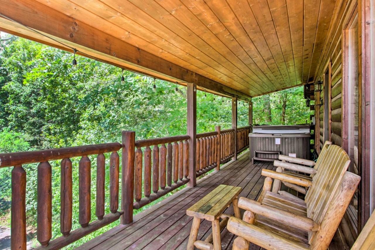 Cabin With Hot Tub And Deck About 12 Mi To Pigeon Forge! Sevierville Exterior foto